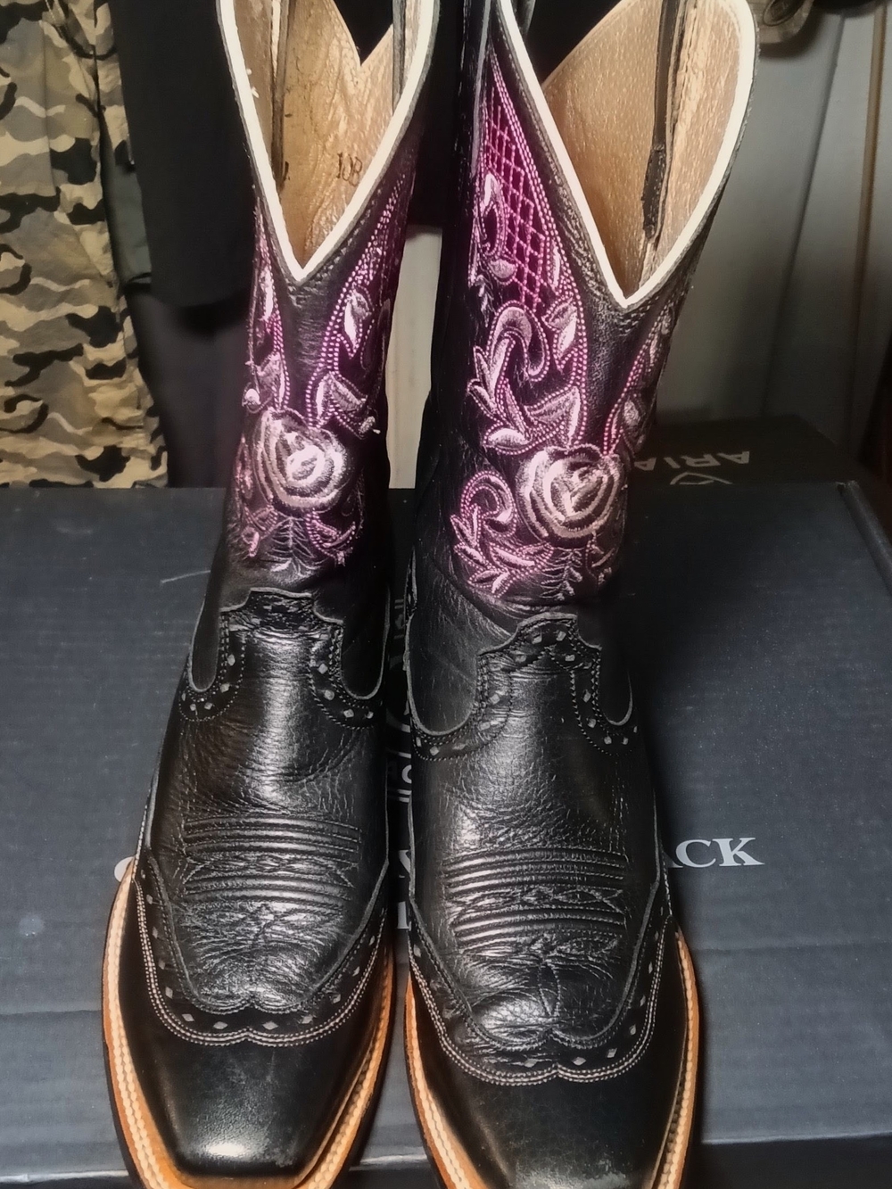 Ariat Women's Terrace Acres Rose Western Boots, Size 10B, NWOT